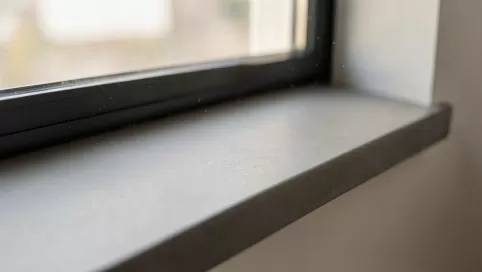 mikrocement na parapet