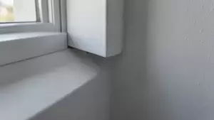 parapet równo ze ścianą