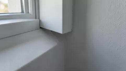 parapet równo ze ścianą